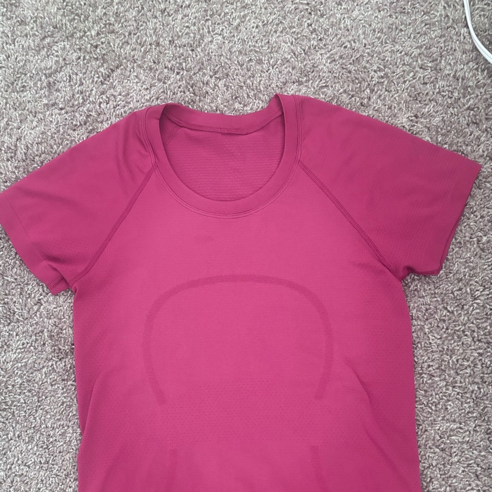 lululemon athletica Swiftly Tech Short Sleeve Waist Length Top - Picture 4 of 4